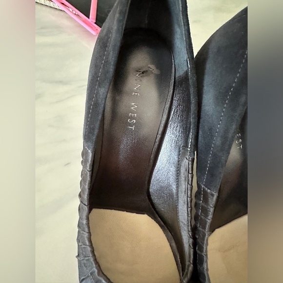 Nine West 7.5 satin and suede shoe - Picture 2 of 4